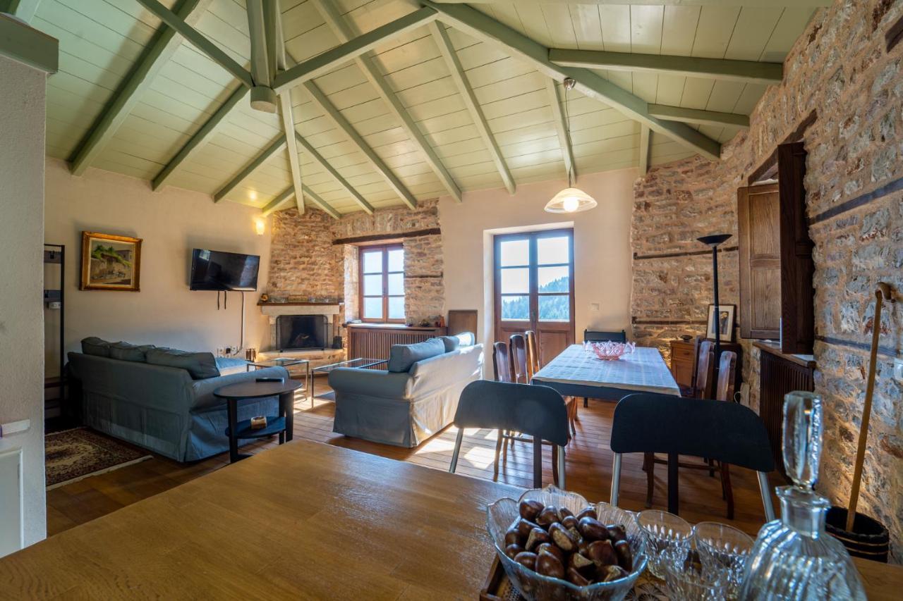Maisonette Korfes-Κορφές-Μ Δύο Αυτόνομοι Όρoφοι Της Βίλας Κορφές Για Οικογένειες Και Μικρές Παρέες Karpenisi Bagian luar foto